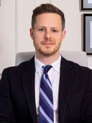 Dr. Berke Özücer