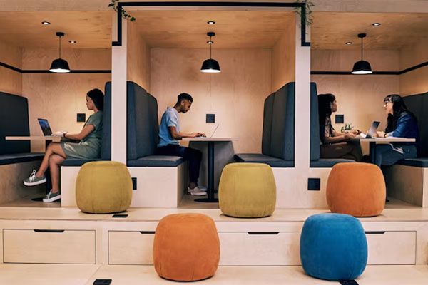 cubicoli nell'area di coworking